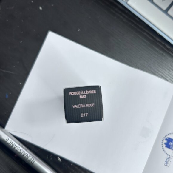 NWT17 Gucci Valeria Rose, Rouge à Lèvres Mat Lipstick - Picture 7 of 13